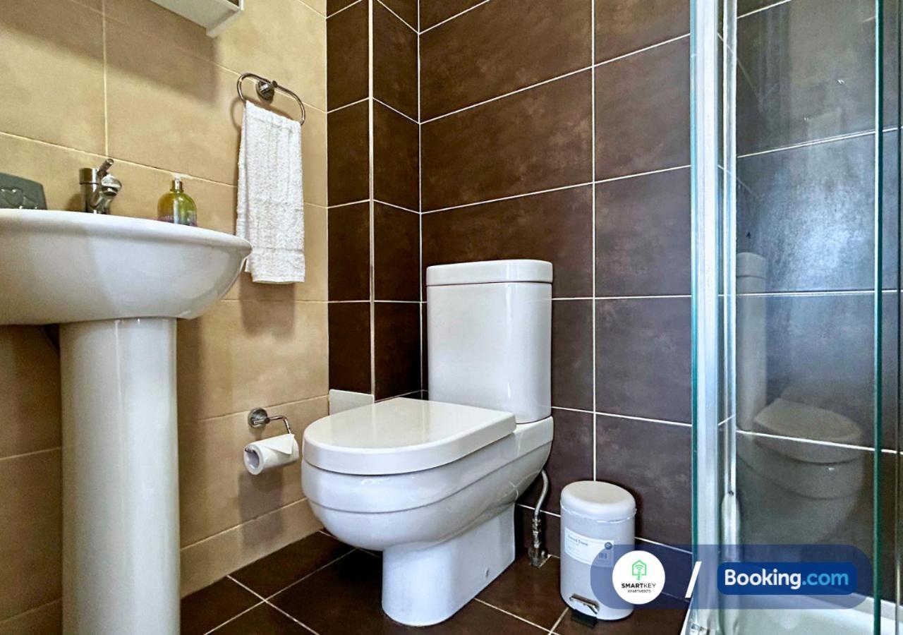 Modern 2 Bed 2 Bath Apartment Free Parking Уотфорд Экстерьер фото